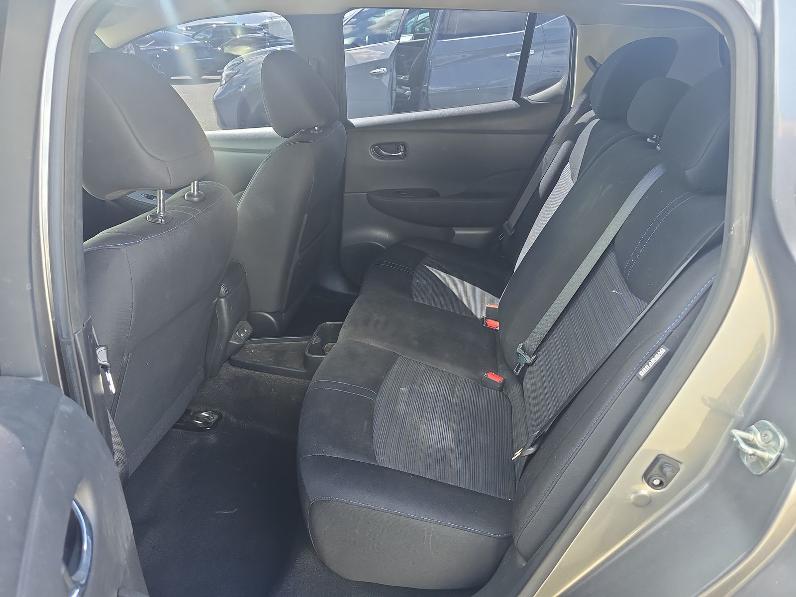 2022 Nissan LEAF S FWD