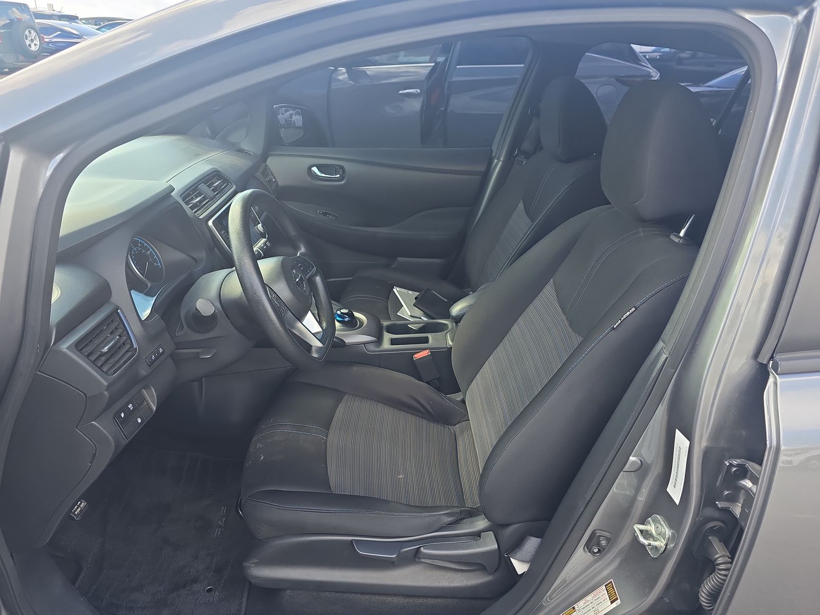 2022 Nissan LEAF S FWD