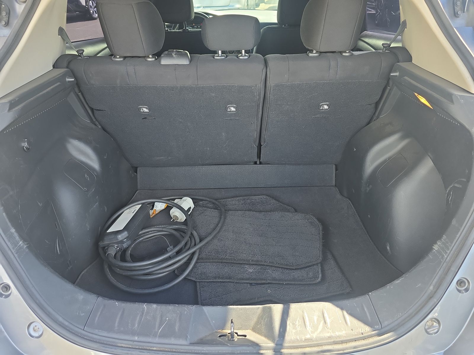 2022 Nissan LEAF S FWD