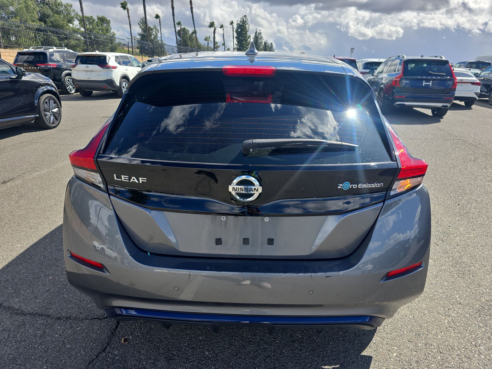 2022 Nissan LEAF S FWD