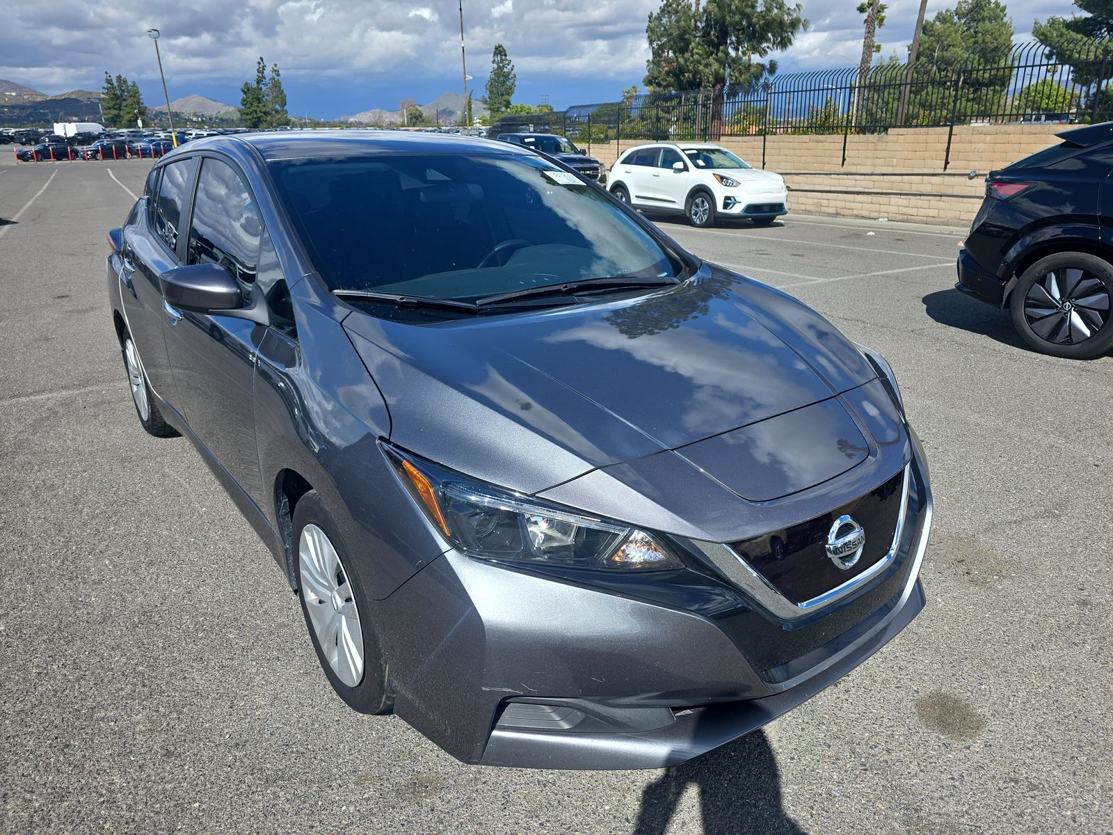 2022 Nissan LEAF S FWD