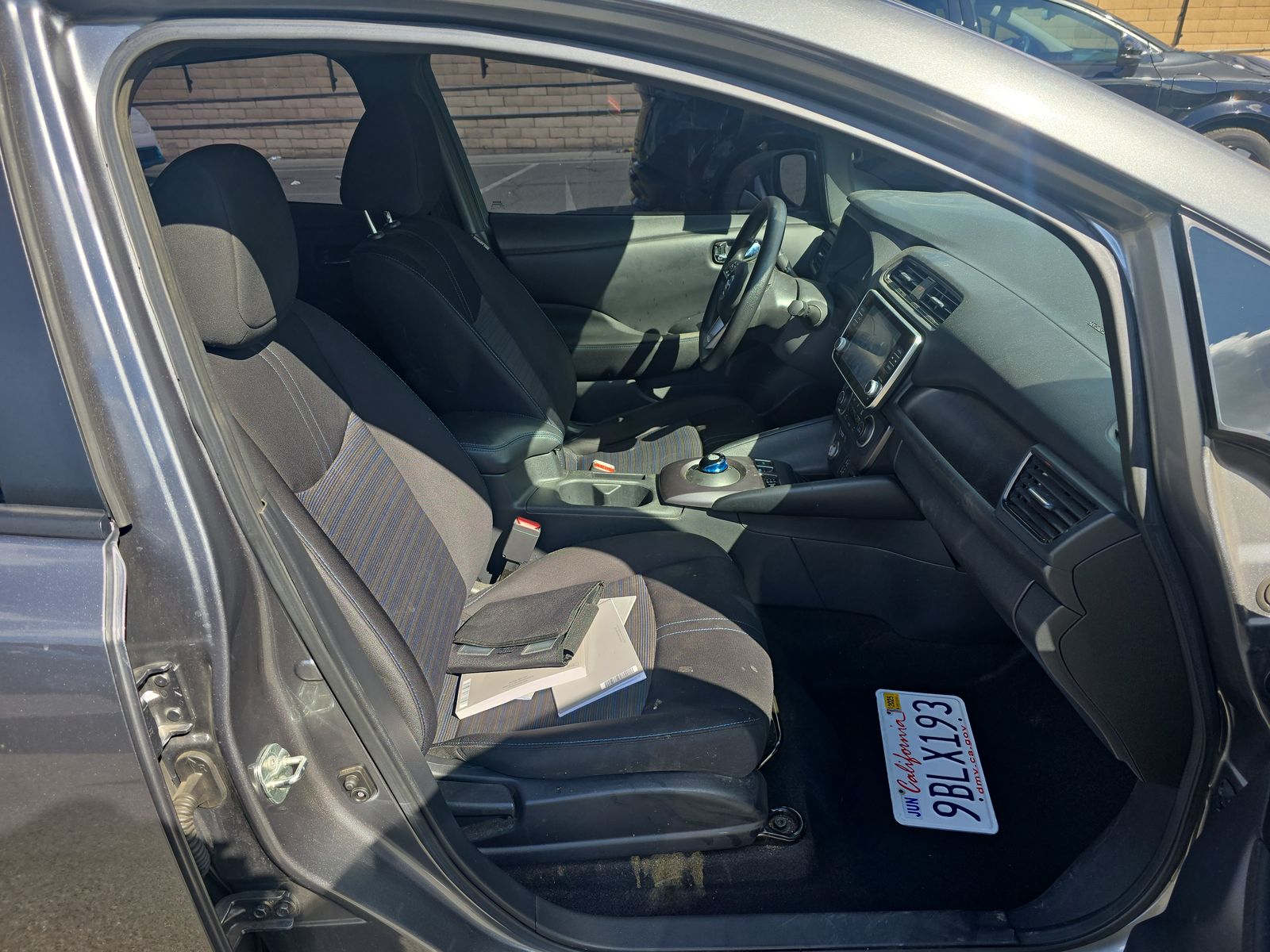 2022 Nissan LEAF S FWD