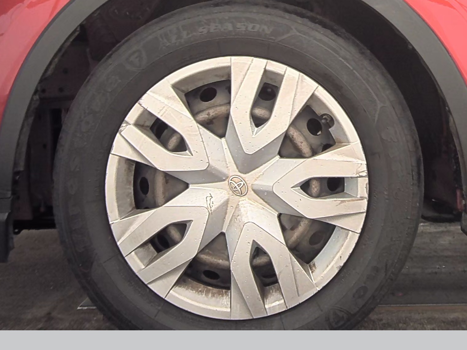 2020 Toyota C-HR LE FWD