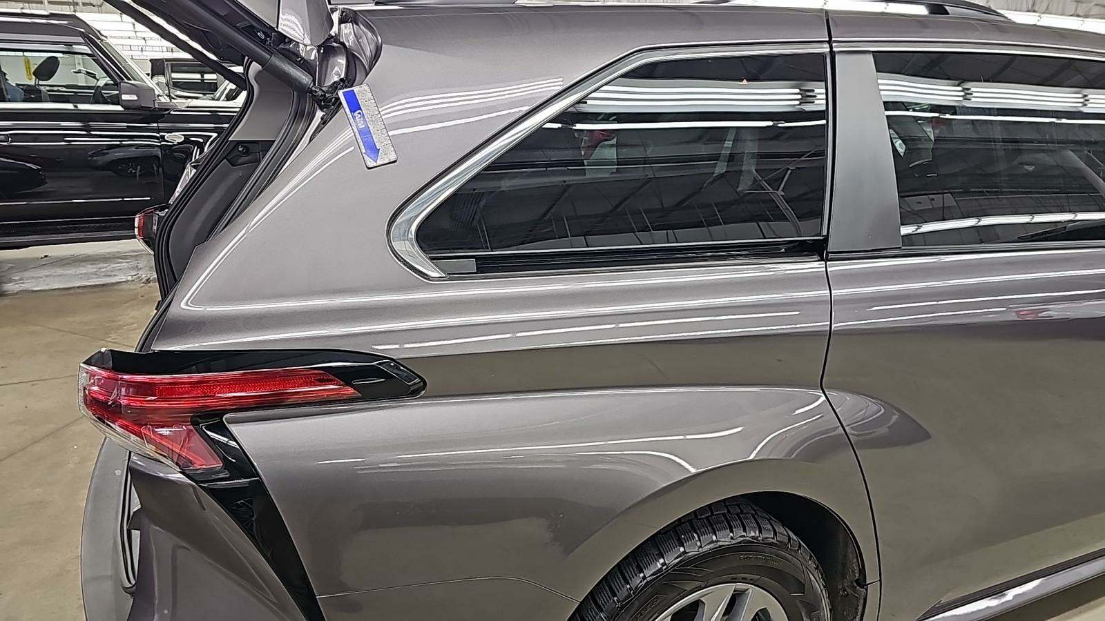 2022 Toyota Sienna XLE AWD