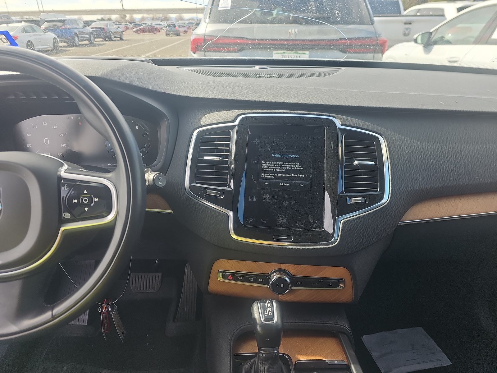 2022 Volvo XC90 T6 Momentum AWD