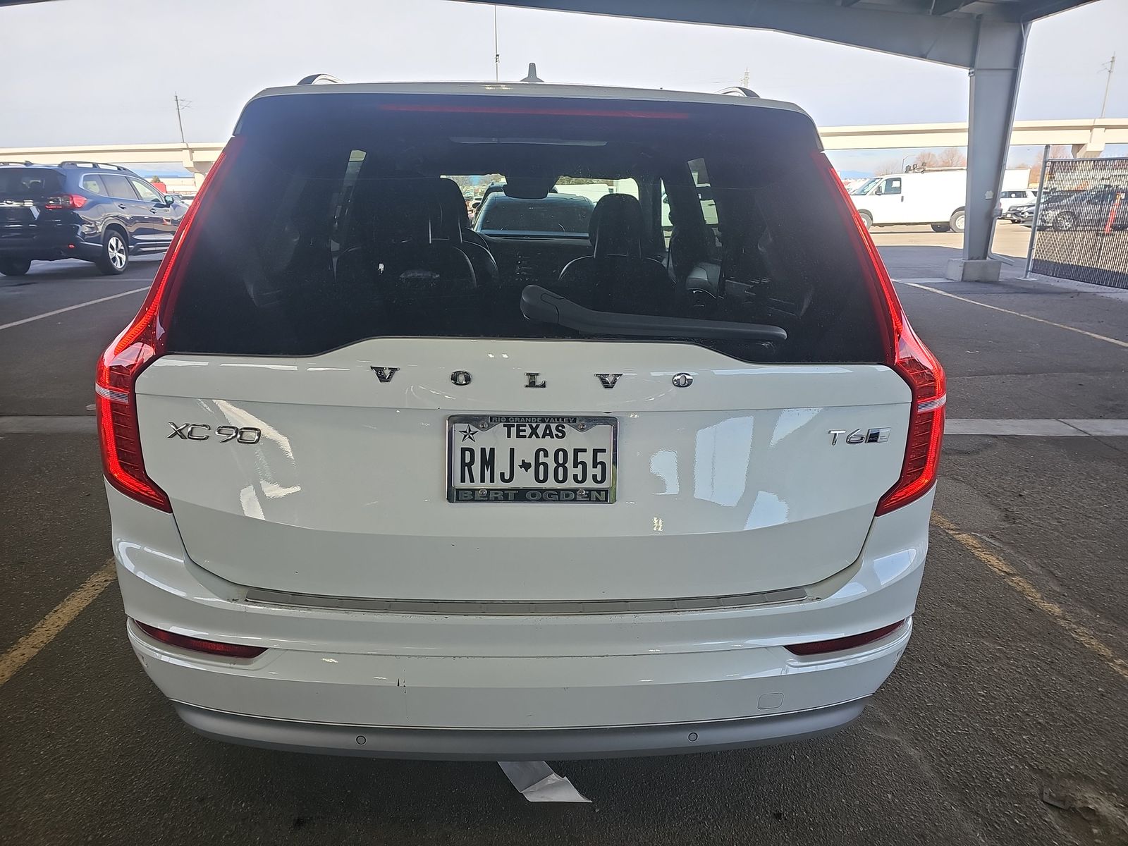 2022 Volvo XC90 T6 Momentum AWD