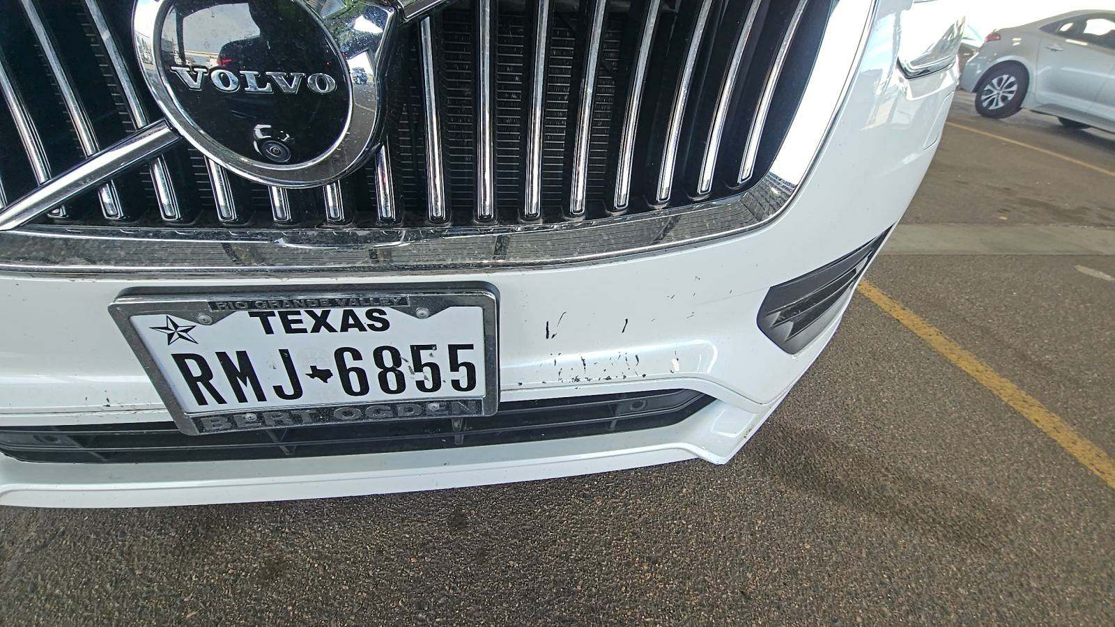 2022 Volvo XC90 T6 Momentum AWD