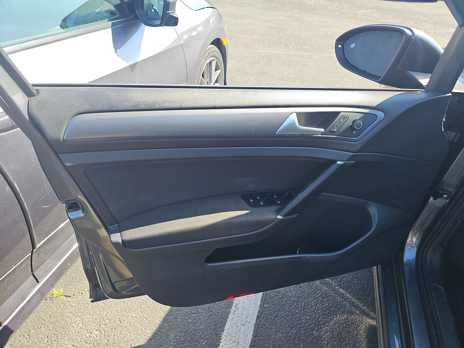 2019 Volkswagen Golf Electric SE FWD