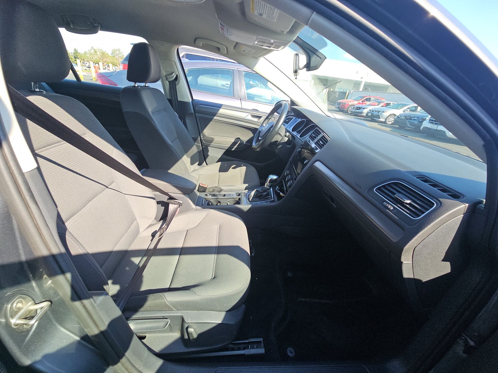 2019 Volkswagen Golf Electric SE FWD