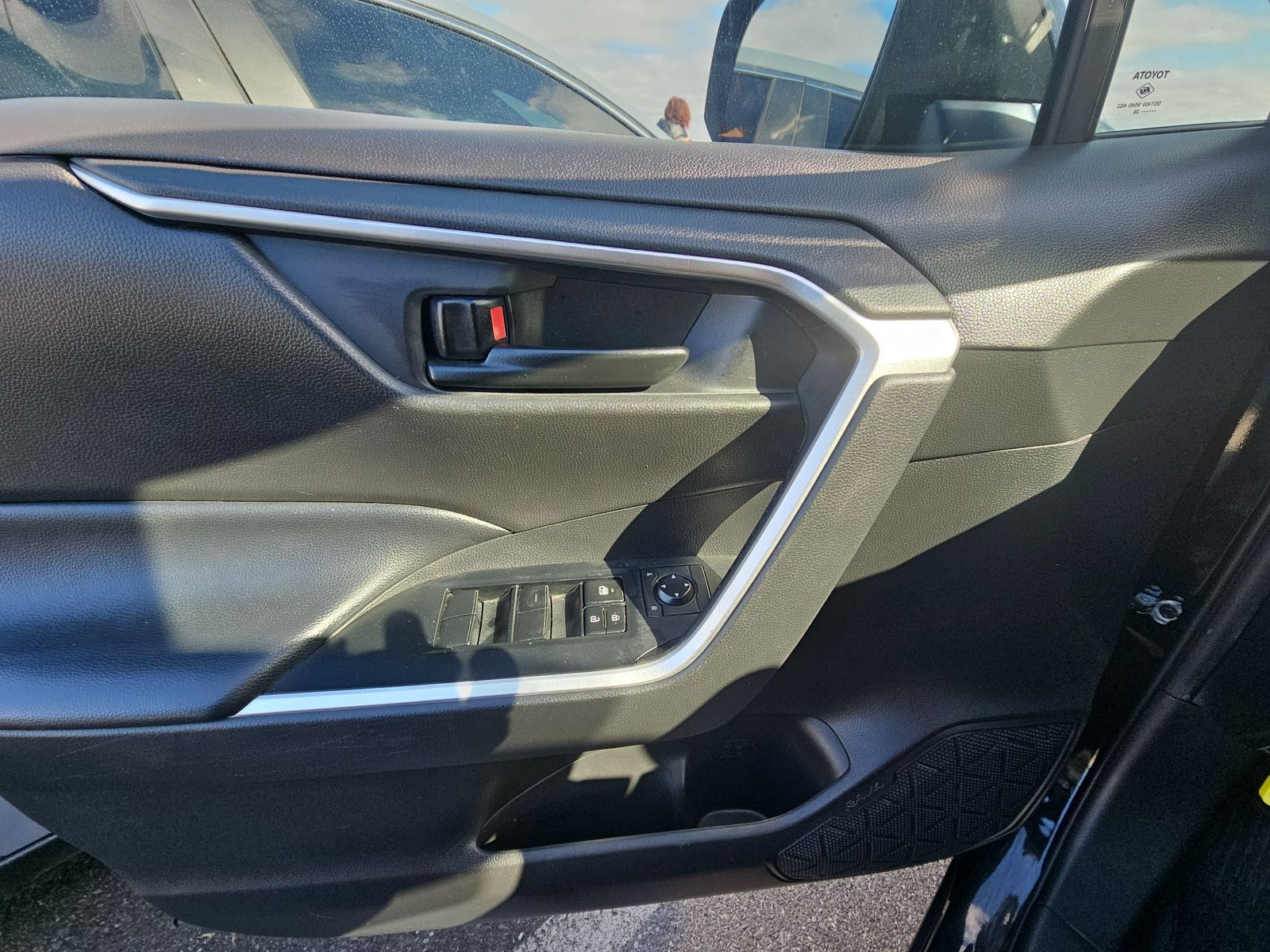 2020 Toyota RAV4 LE AWD