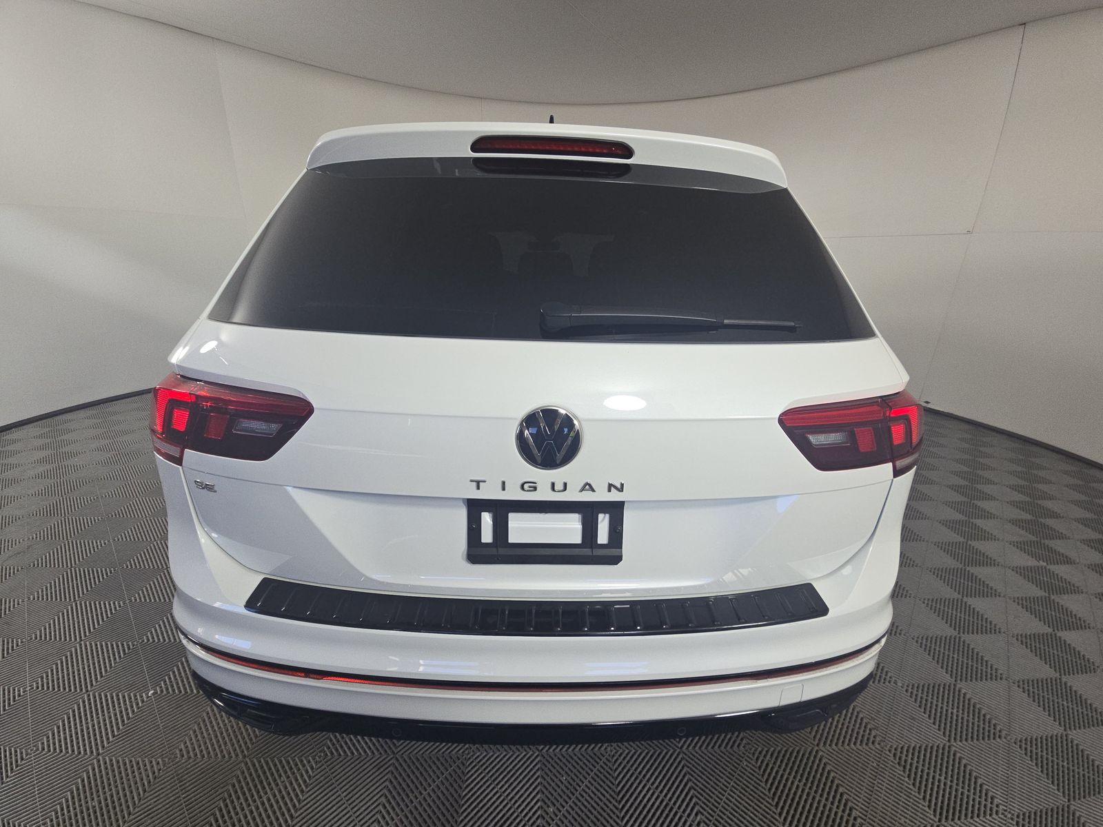 2024 Volkswagen Tiguan 2.0T SE R-Line Black FWD