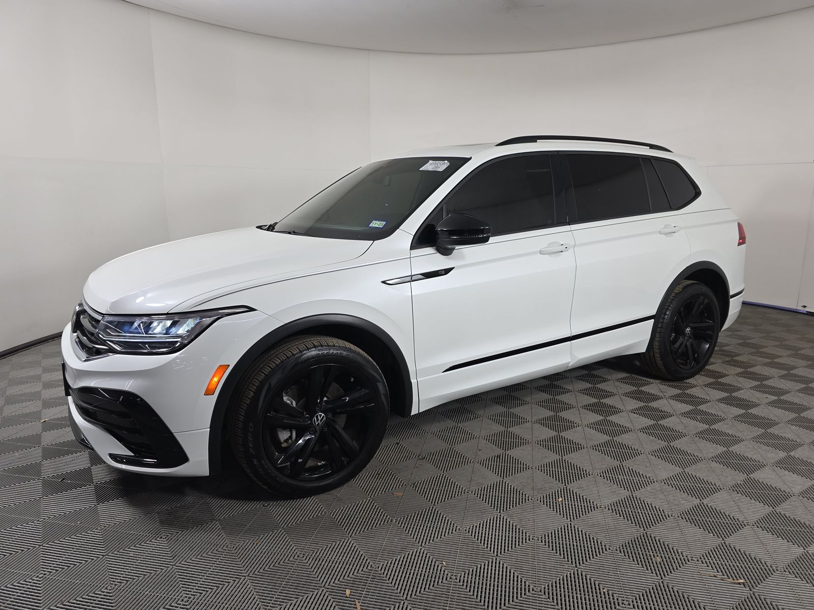 2024 Volkswagen Tiguan 2.0T SE R-Line Black FWD