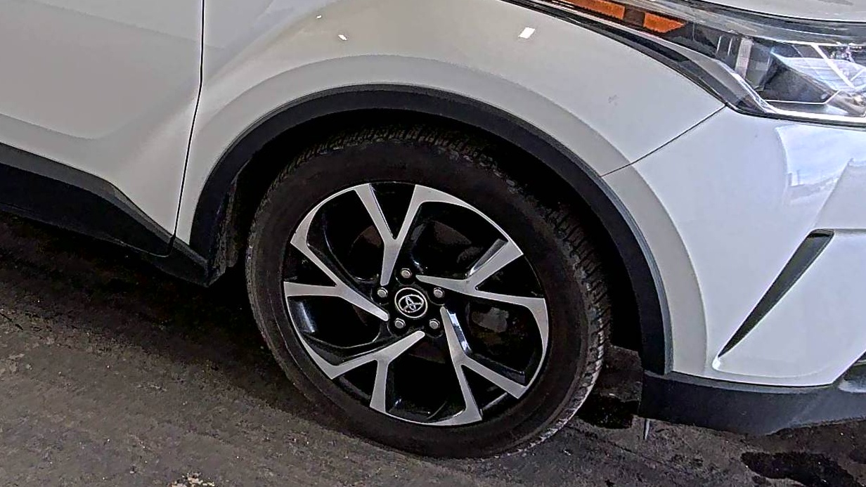 2018 Toyota C-HR XLE Premium FWD