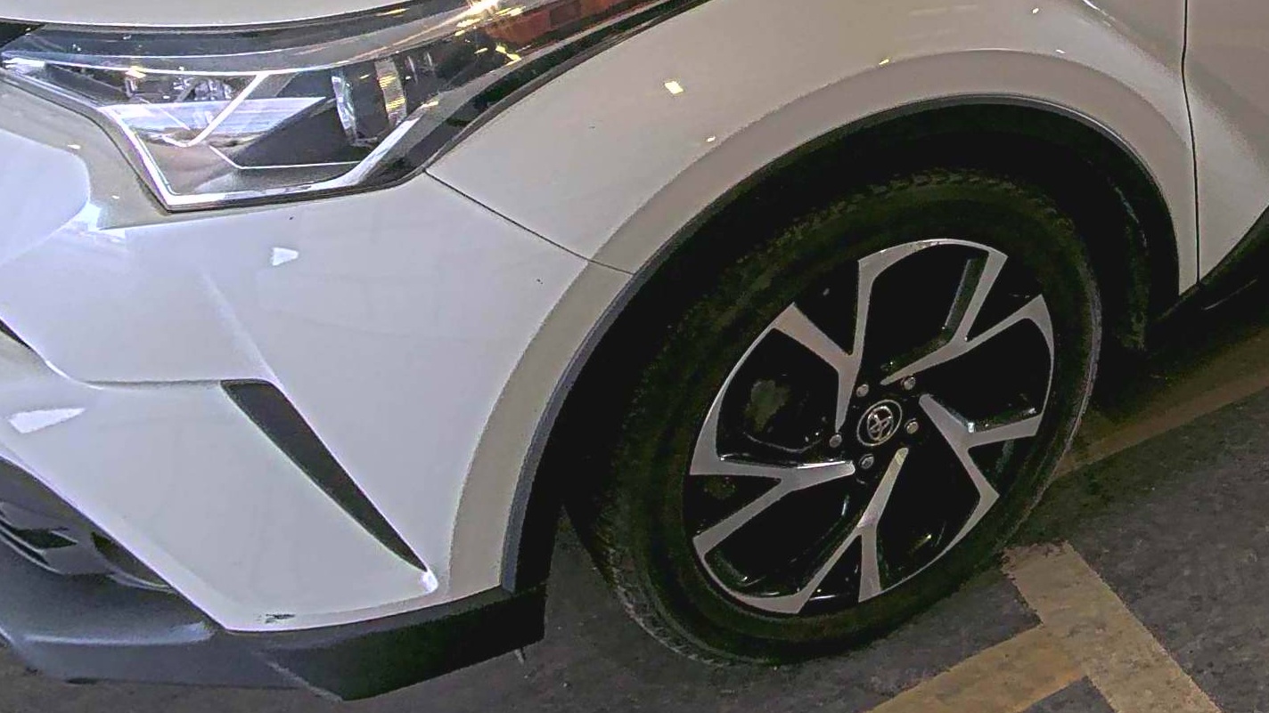 2018 Toyota C-HR XLE Premium FWD