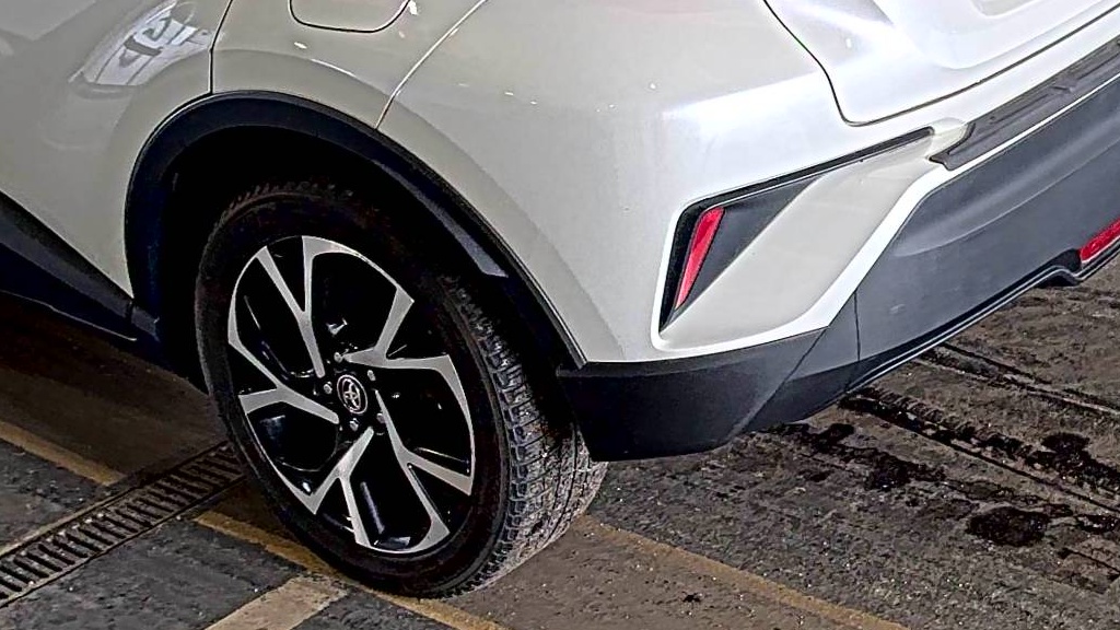 2018 Toyota C-HR XLE Premium FWD