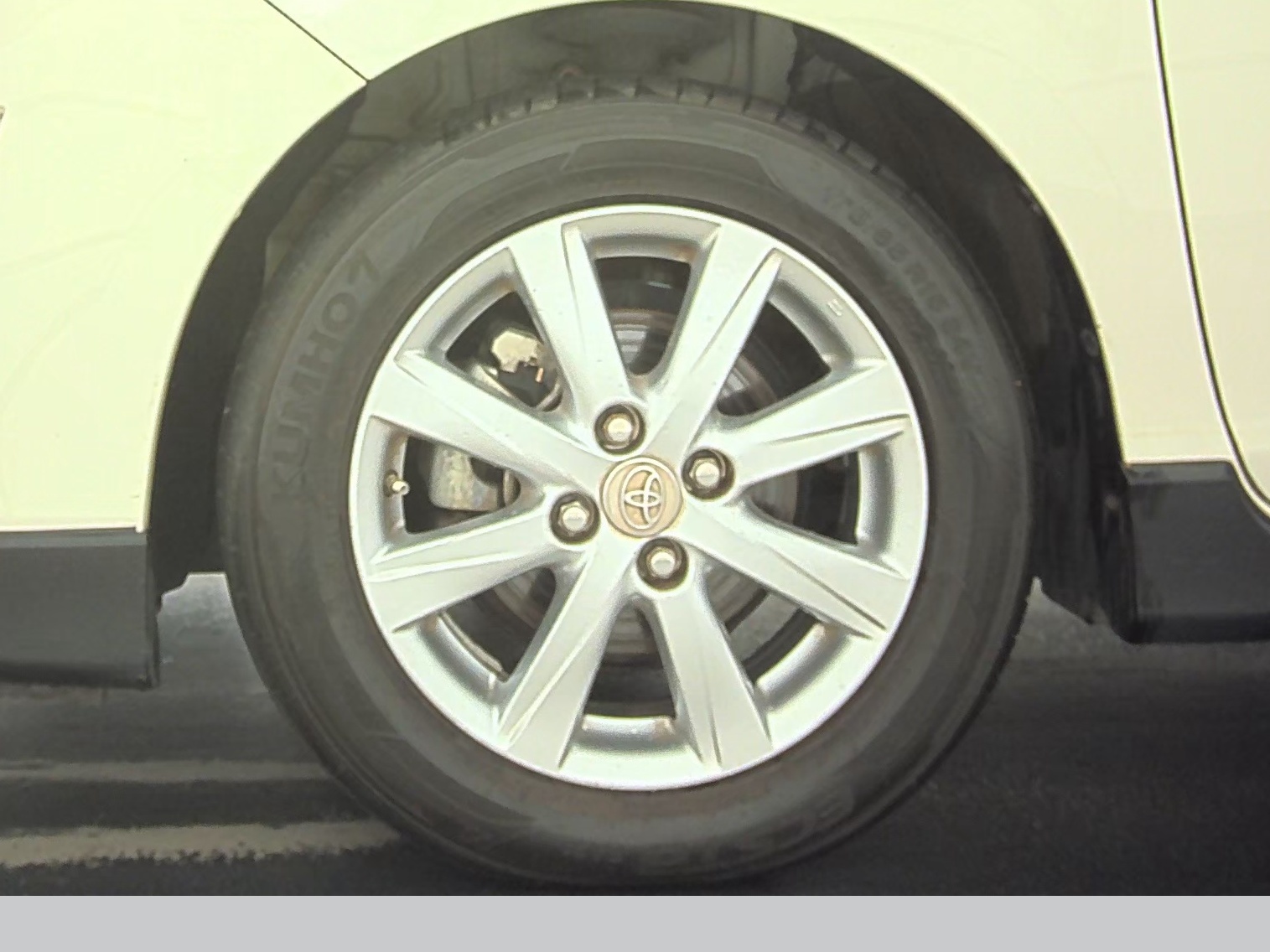 2017 Toyota Prius c Two FWD