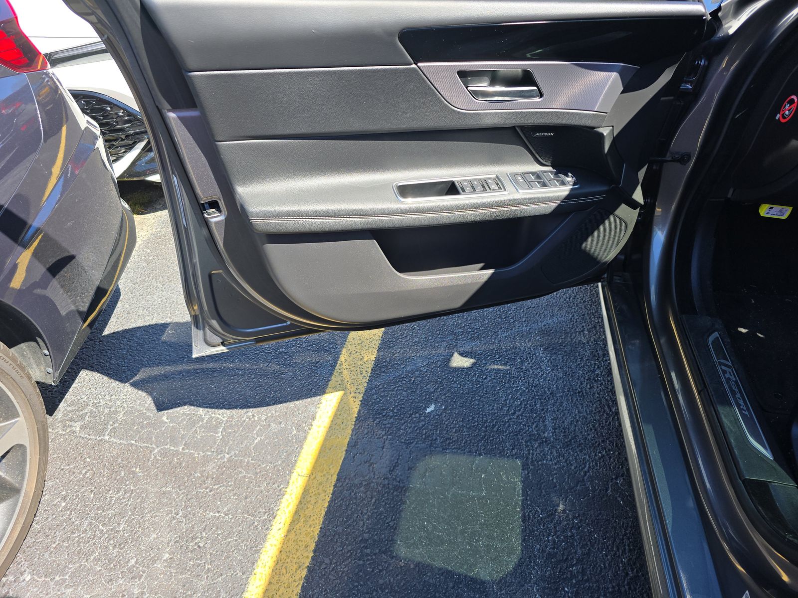 2016 Jaguar XF 35t R-Sport RWD