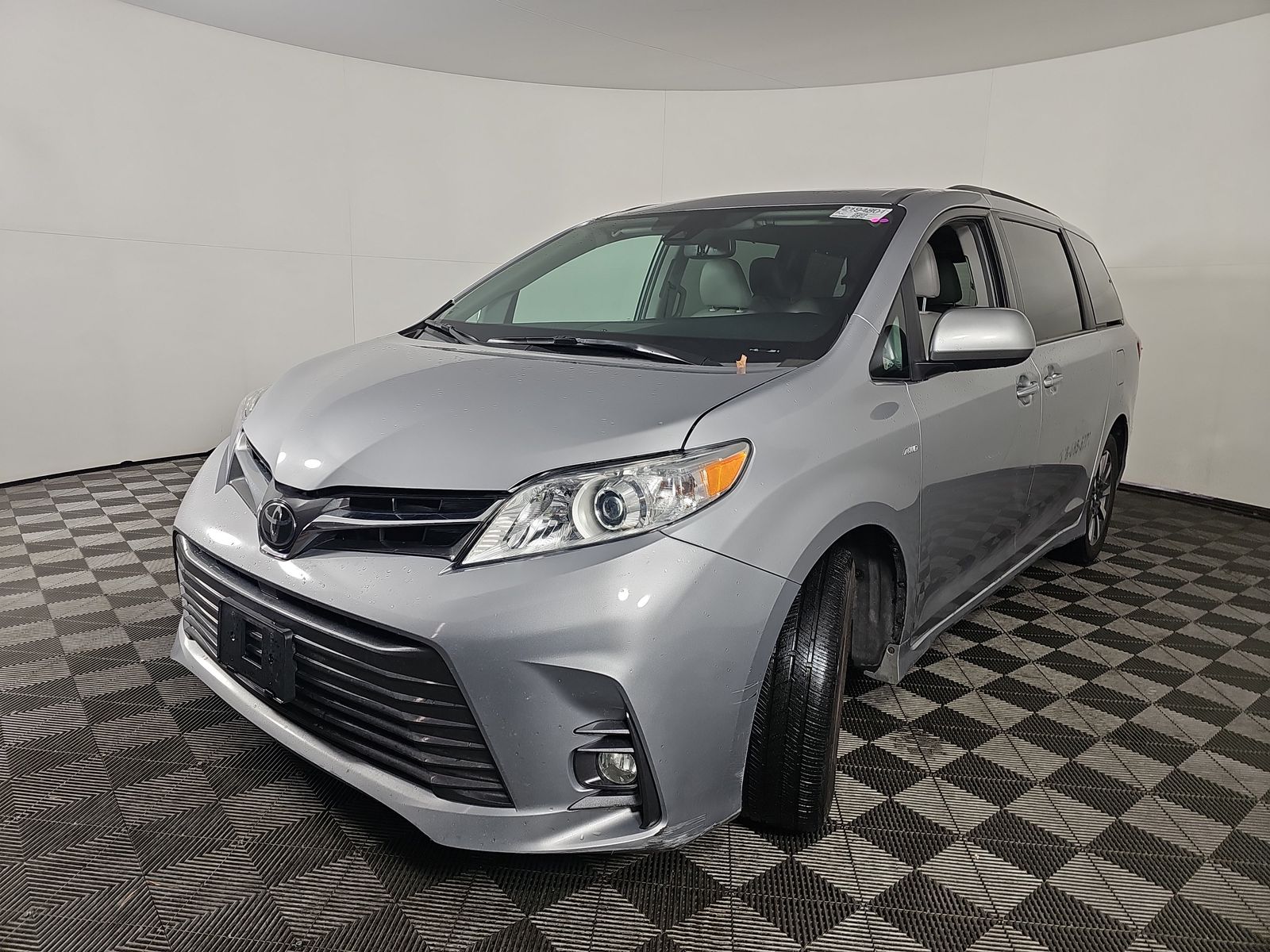 2018 Toyota Sienna XLE Premium AWD