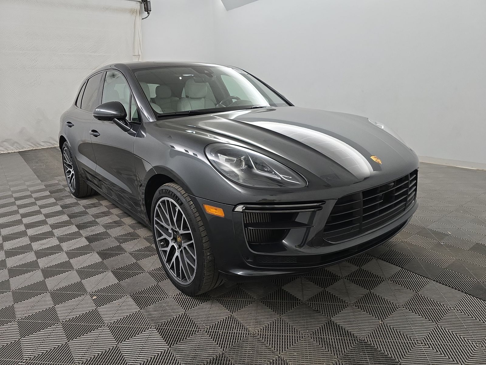 2021 Porsche Macan Turbo AWD