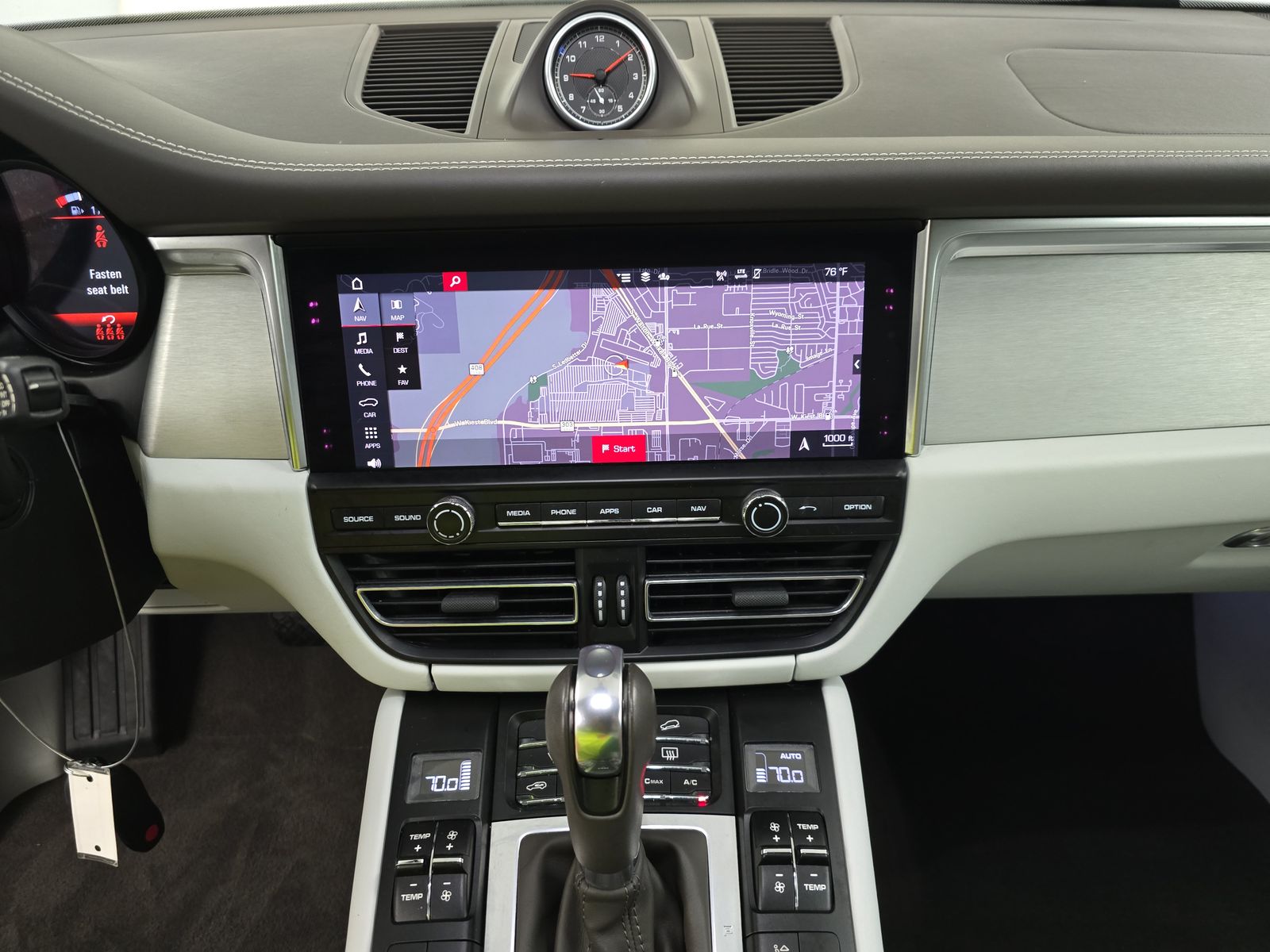 2021 Porsche Macan Turbo AWD