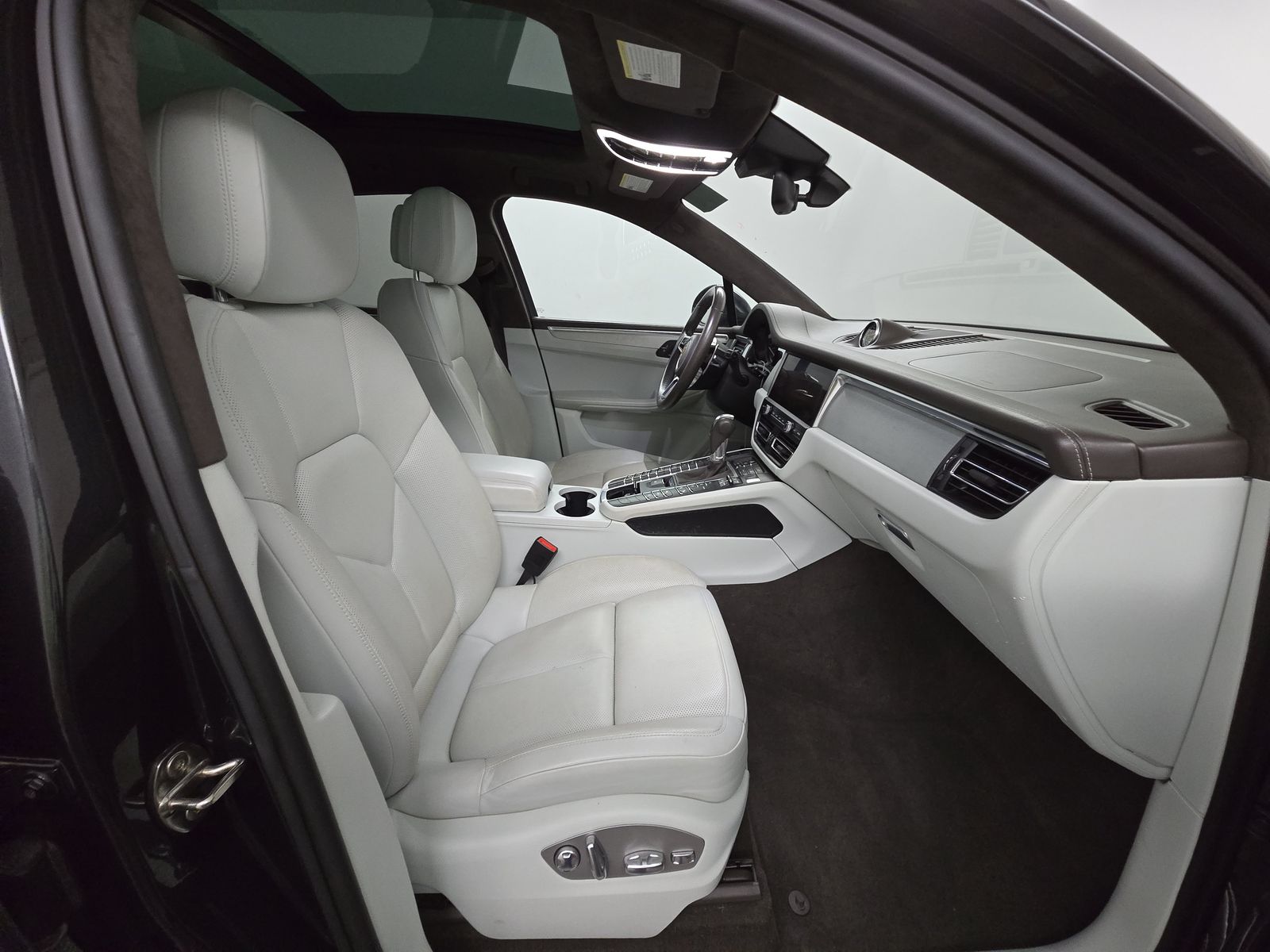 2021 Porsche Macan Turbo AWD