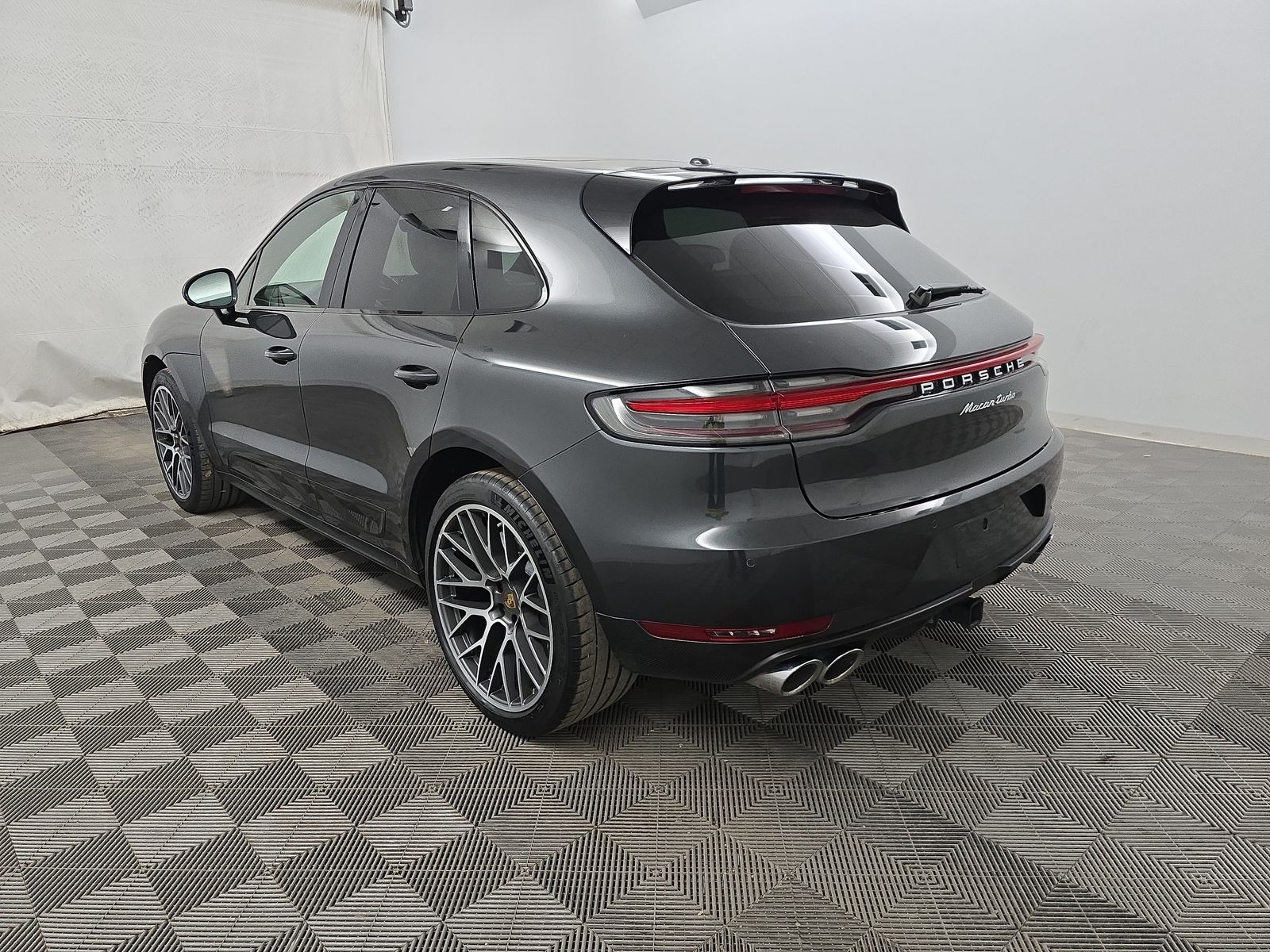 2021 Porsche Macan Turbo AWD