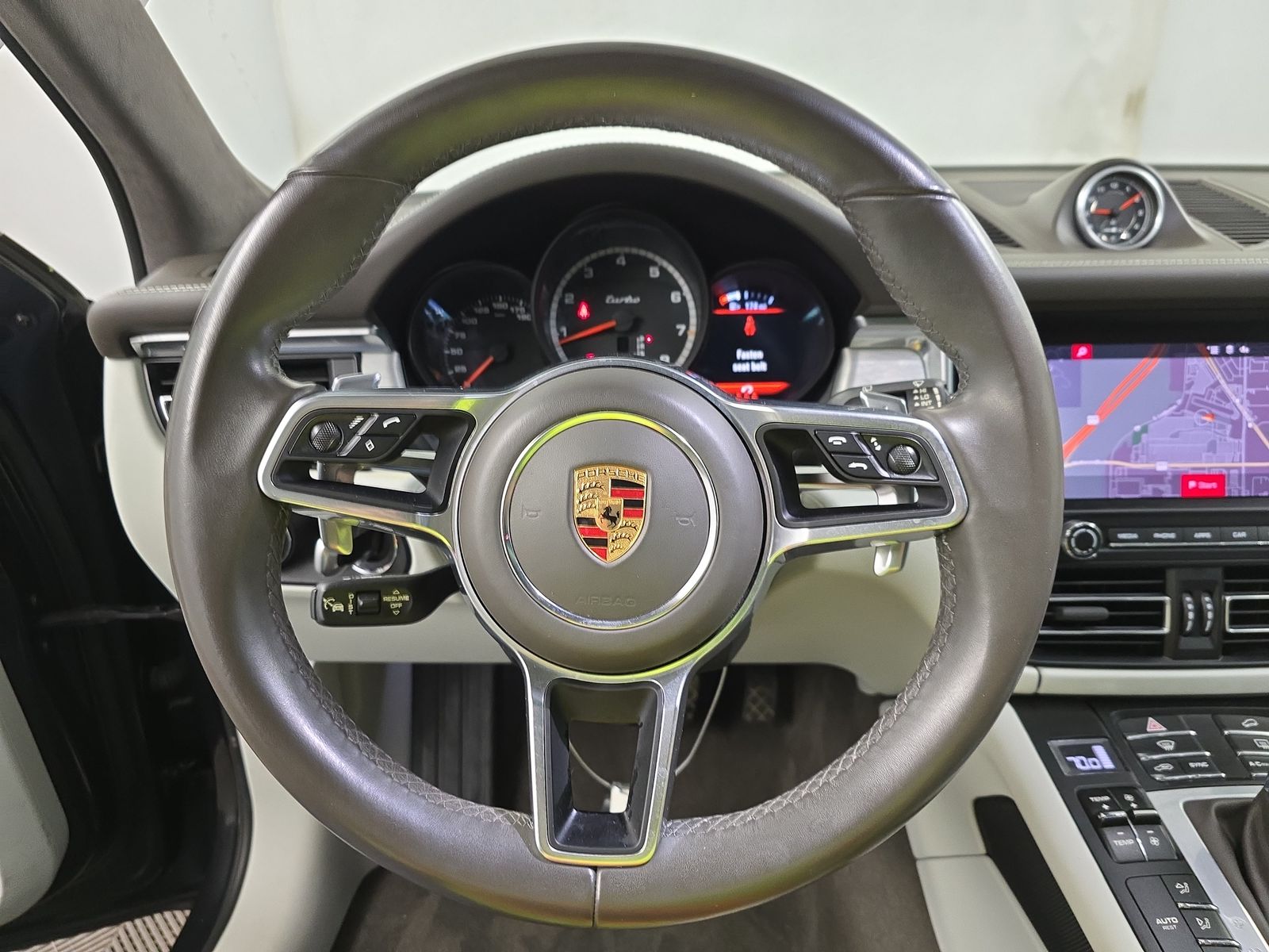 2021 Porsche Macan Turbo AWD