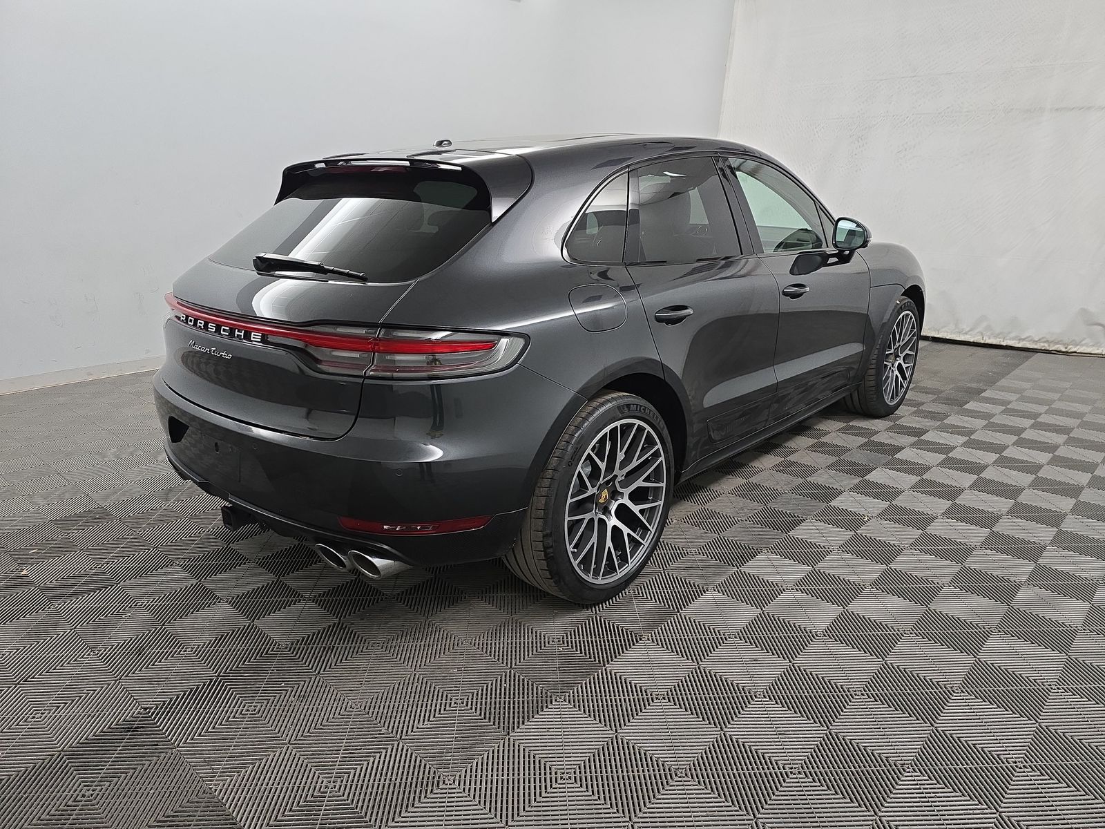 2021 Porsche Macan Turbo AWD