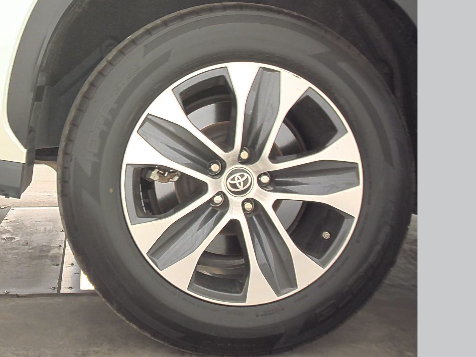 2021 Toyota Highlander XLE FWD