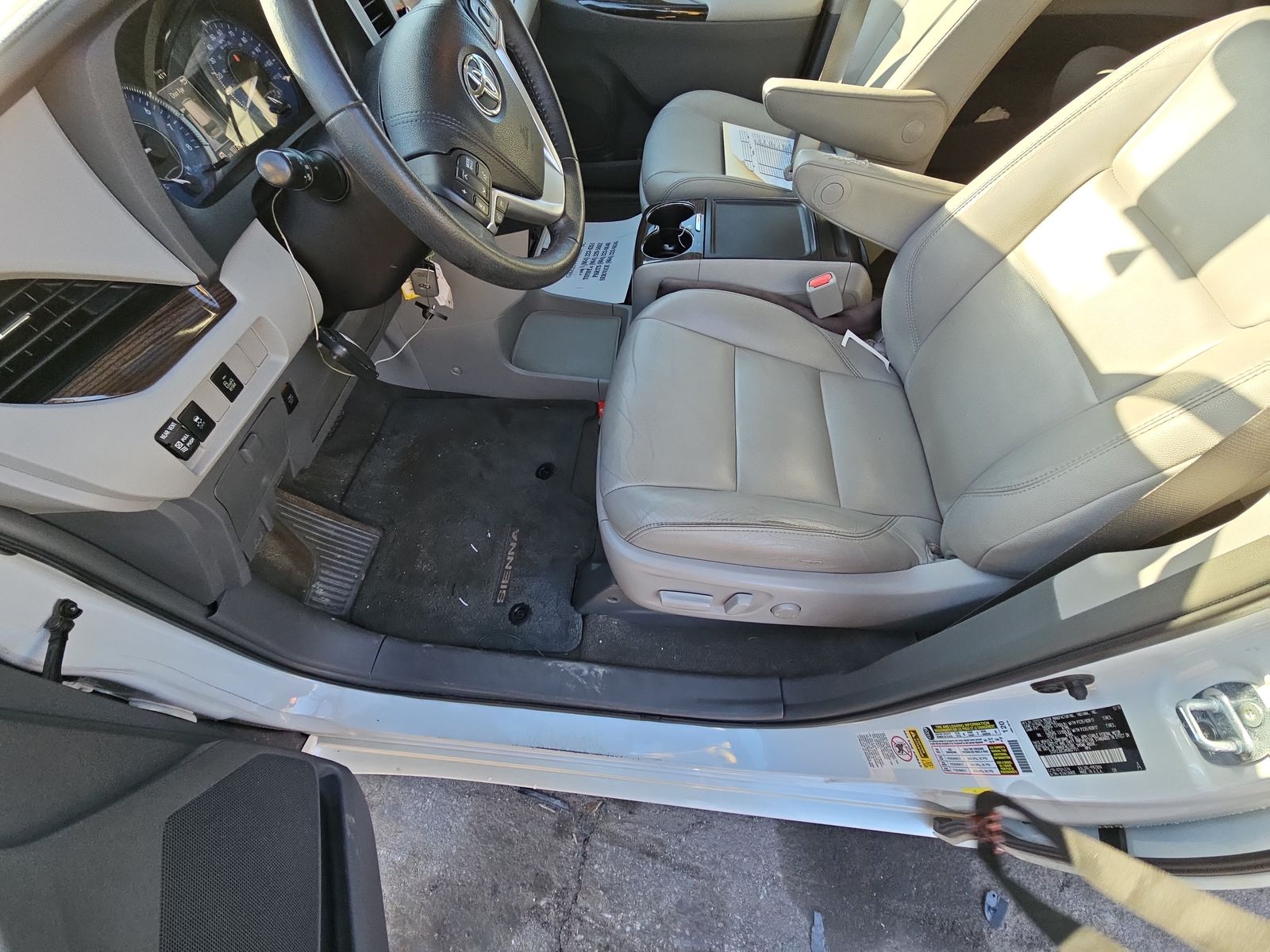 2017 Toyota Sienna XLE FWD