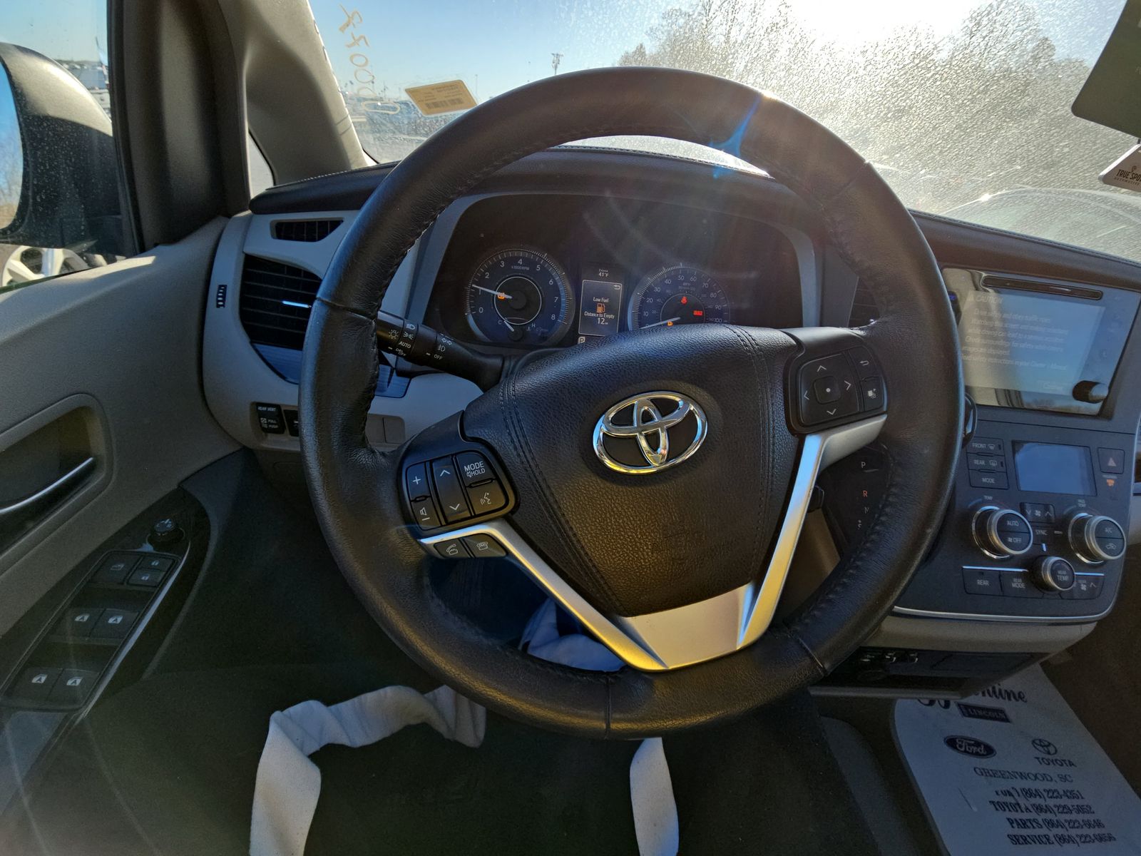 2017 Toyota Sienna XLE FWD