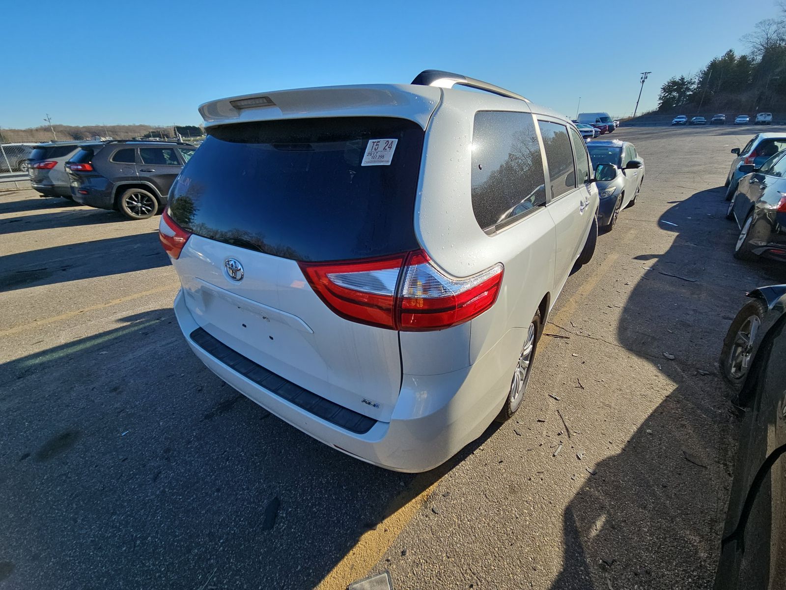 2017 Toyota Sienna XLE FWD
