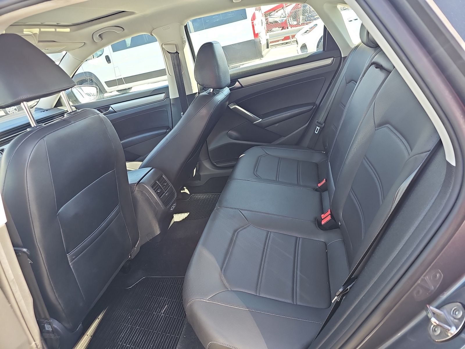 2021 Volkswagen Passat 2.0T SE FWD