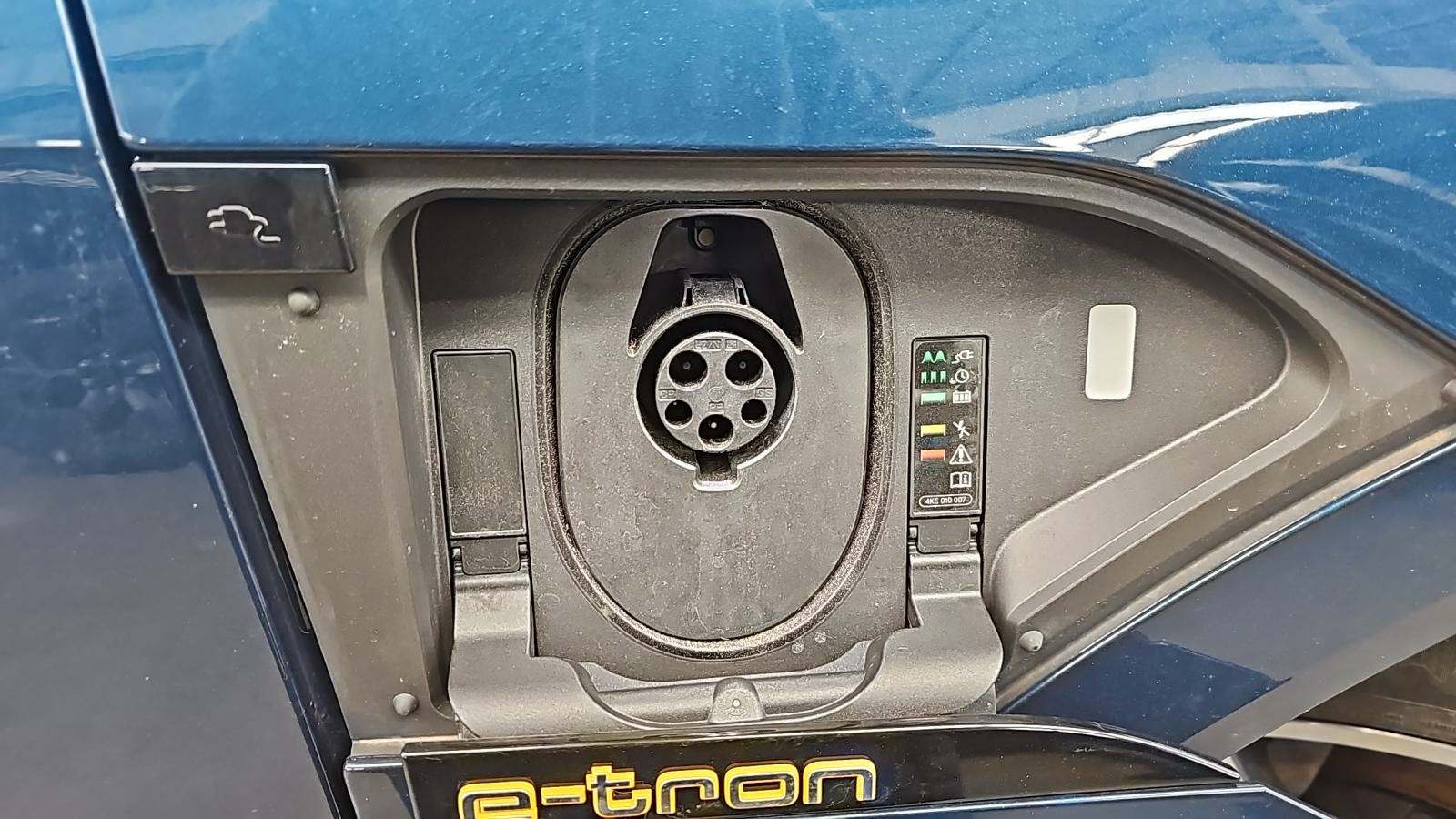 2022 Audi e-tron Premium Plus AWD