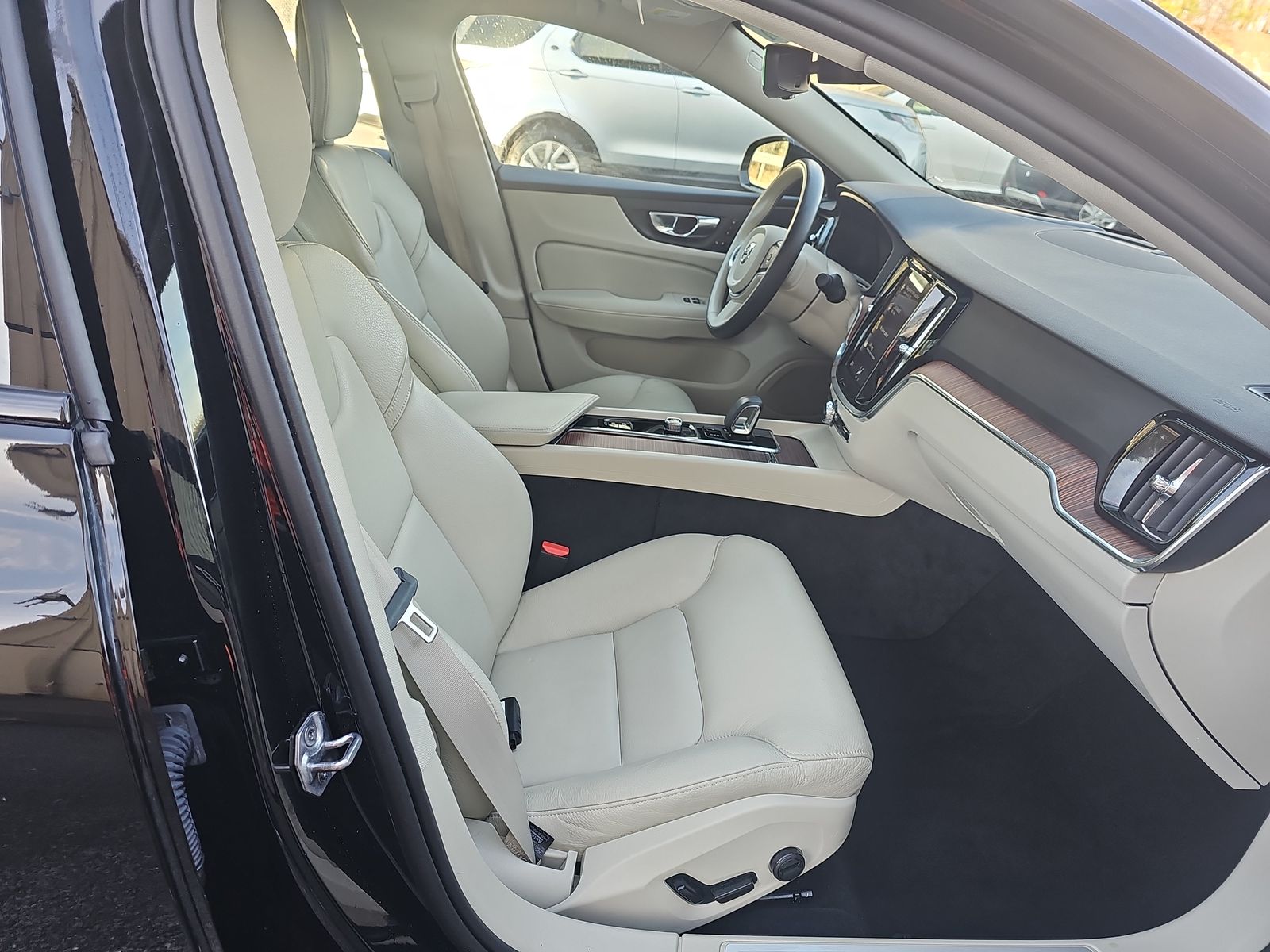 2022 Volvo S60 B5 Inscription FWD