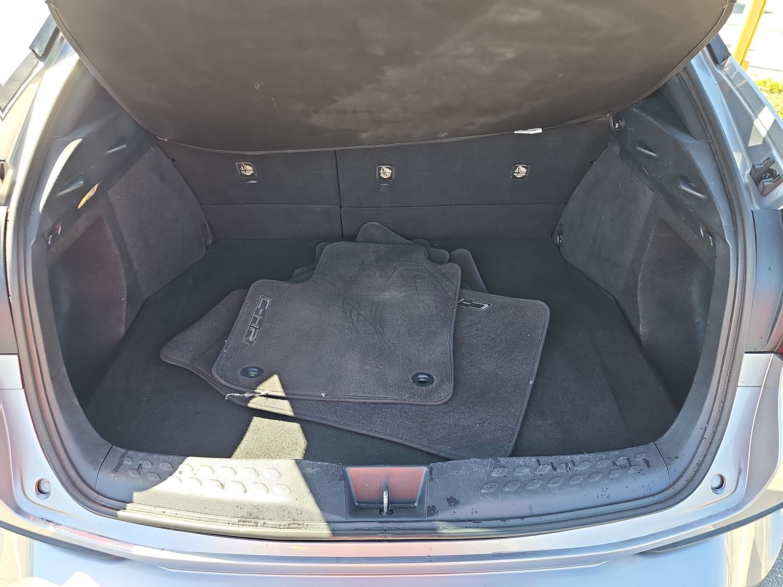 2019 Toyota C-HR XLE FWD