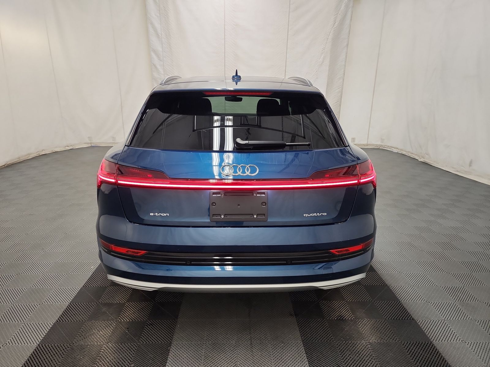 2022 Audi e-tron Premium Plus AWD