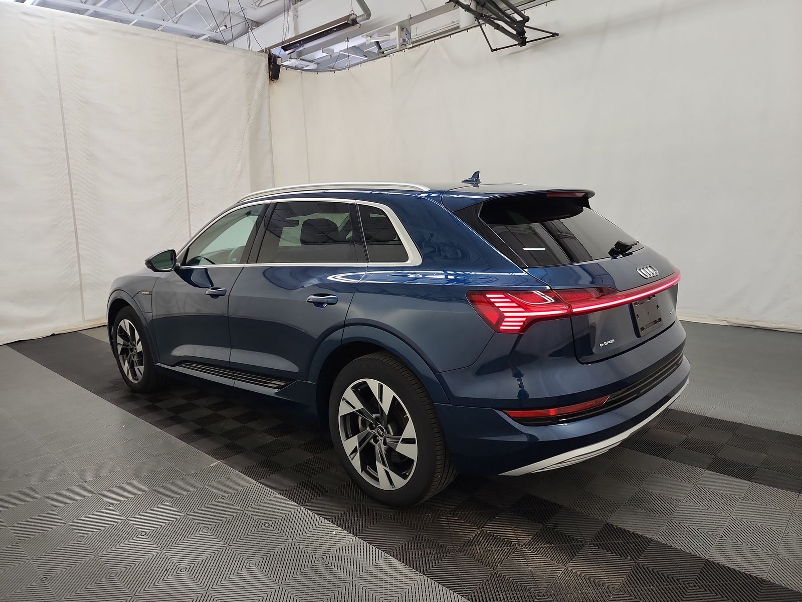 2022 Audi e-tron Premium Plus AWD
