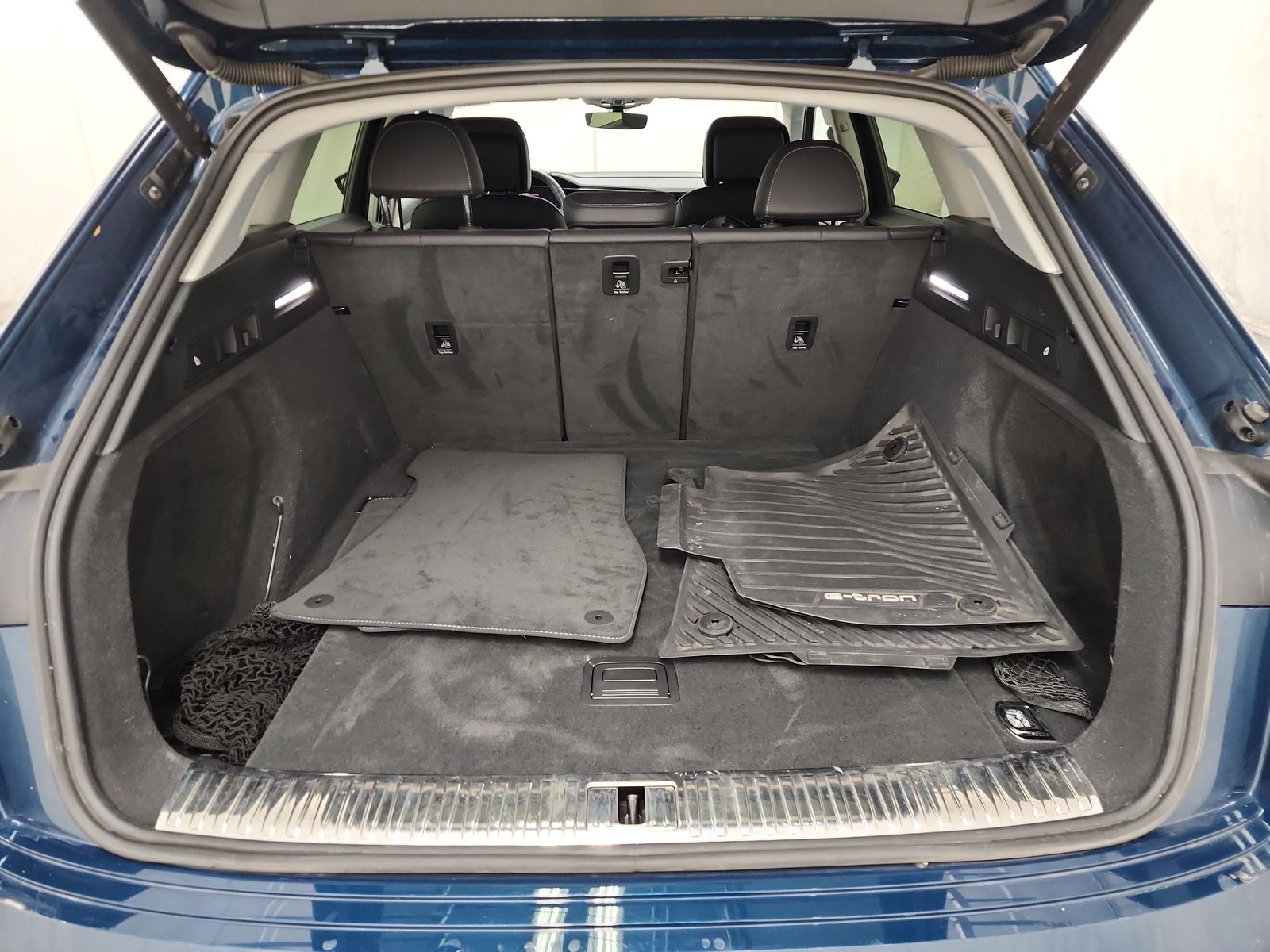 2022 Audi e-tron Premium Plus AWD