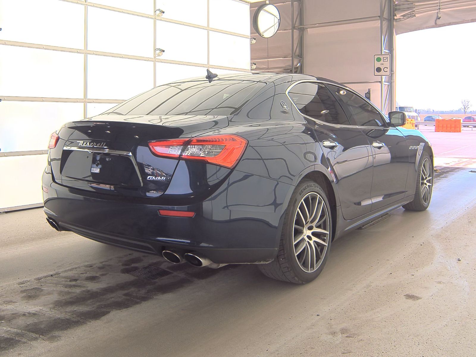 2016 Maserati Ghibli Base RWD