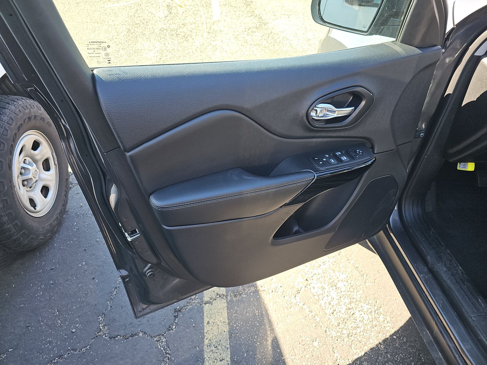 2023 Jeep Cherokee Altitude Lux AWD