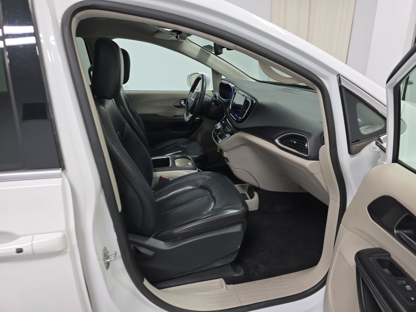 2022 Chrysler Pacifica Touring L FWD