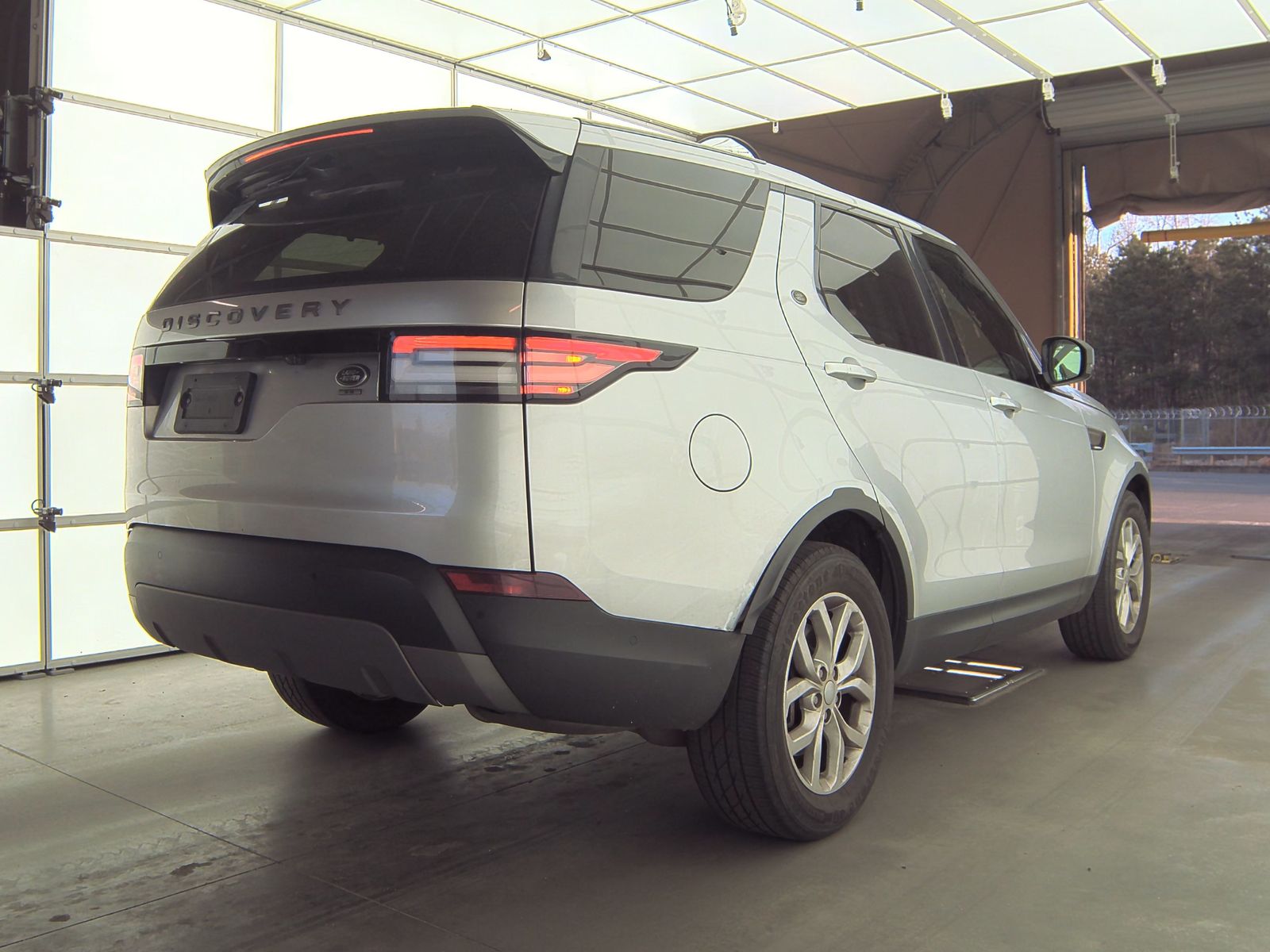 2020 Land Rover Discovery SE AWD