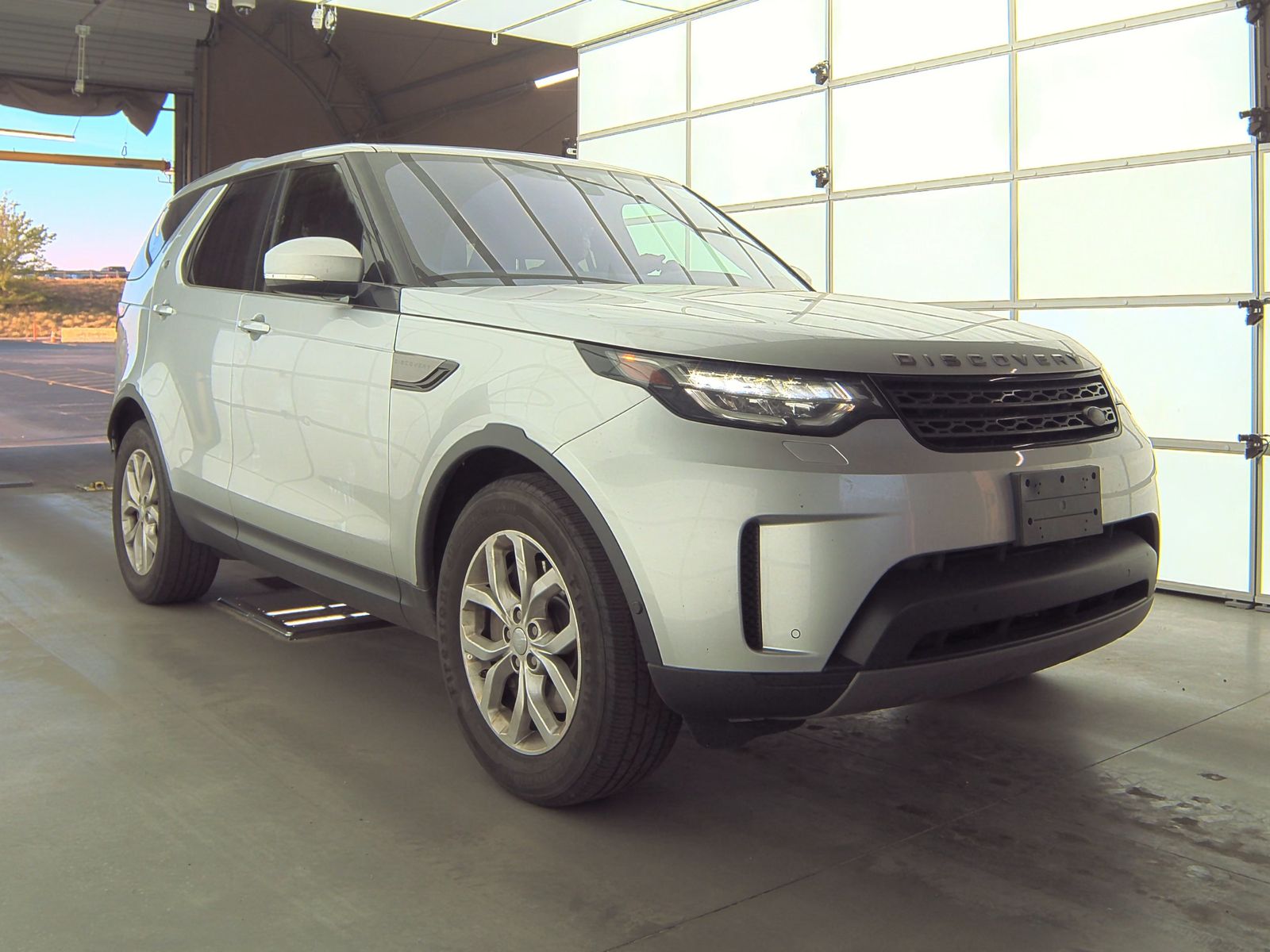 2020 Land Rover Discovery SE AWD