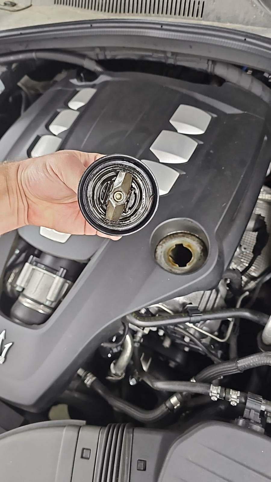 2016 Maserati Ghibli Base RWD