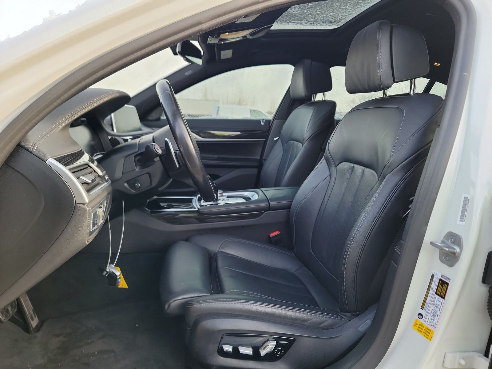 2021 BMW 7 Series 740i RWD