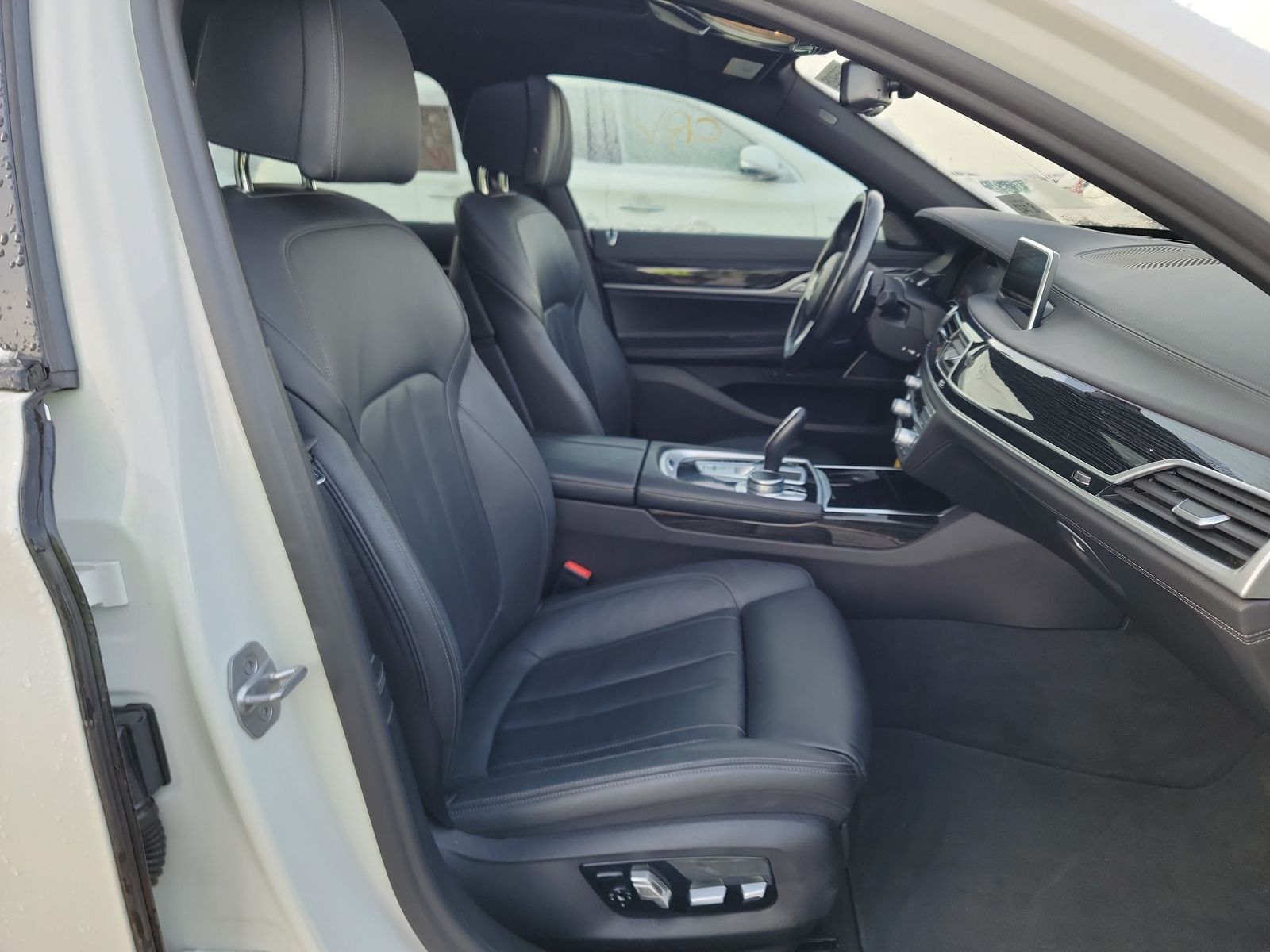 2021 BMW 7 Series 740i RWD