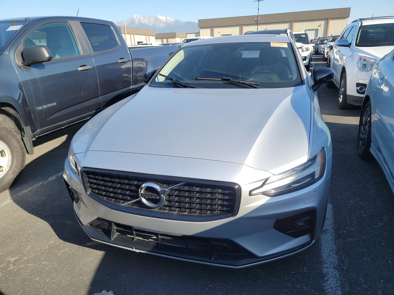2022 Volvo S60 B5 Momentum AWD