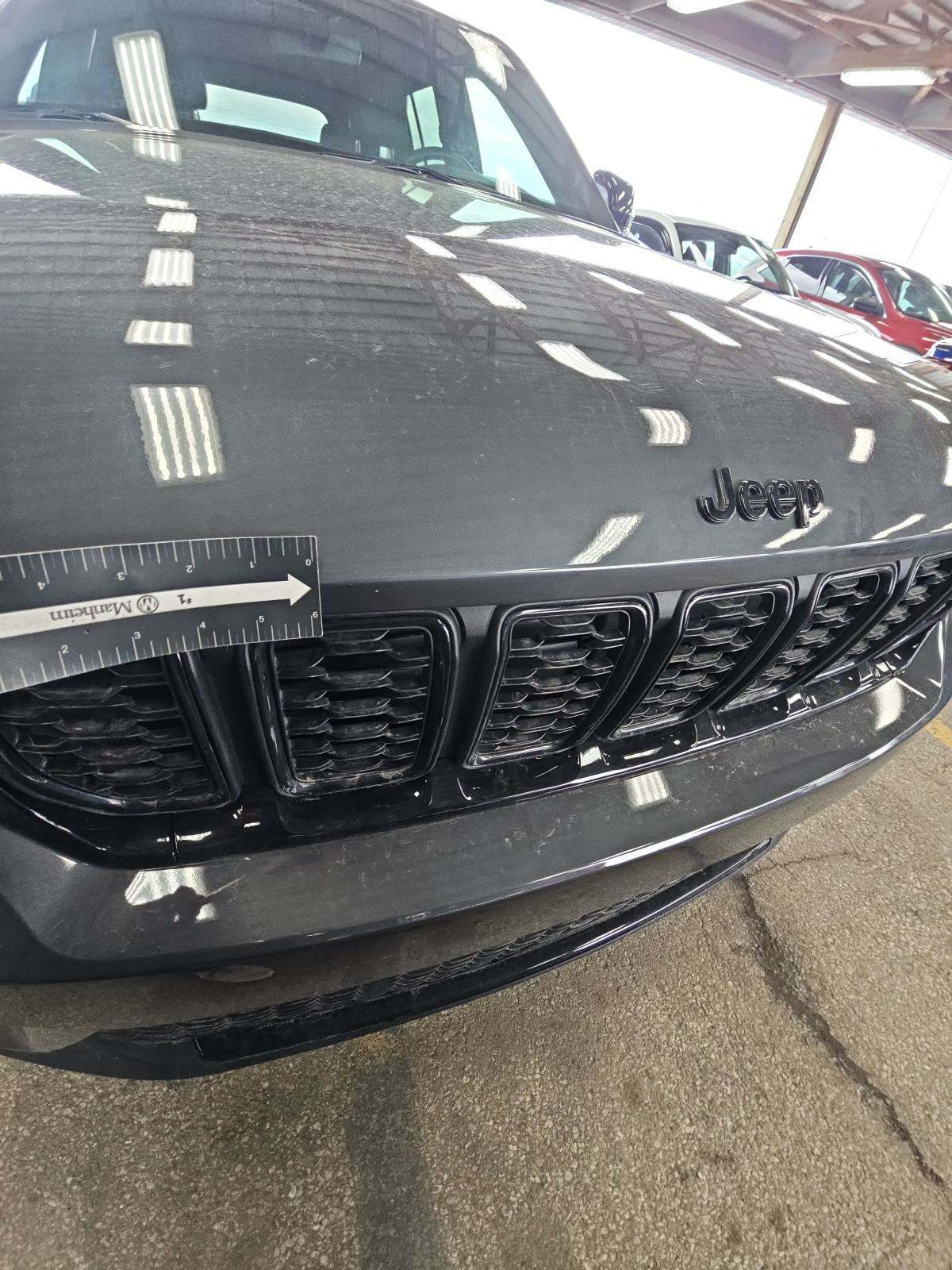 2022 Jeep Grand Cherokee Altitude AWD
