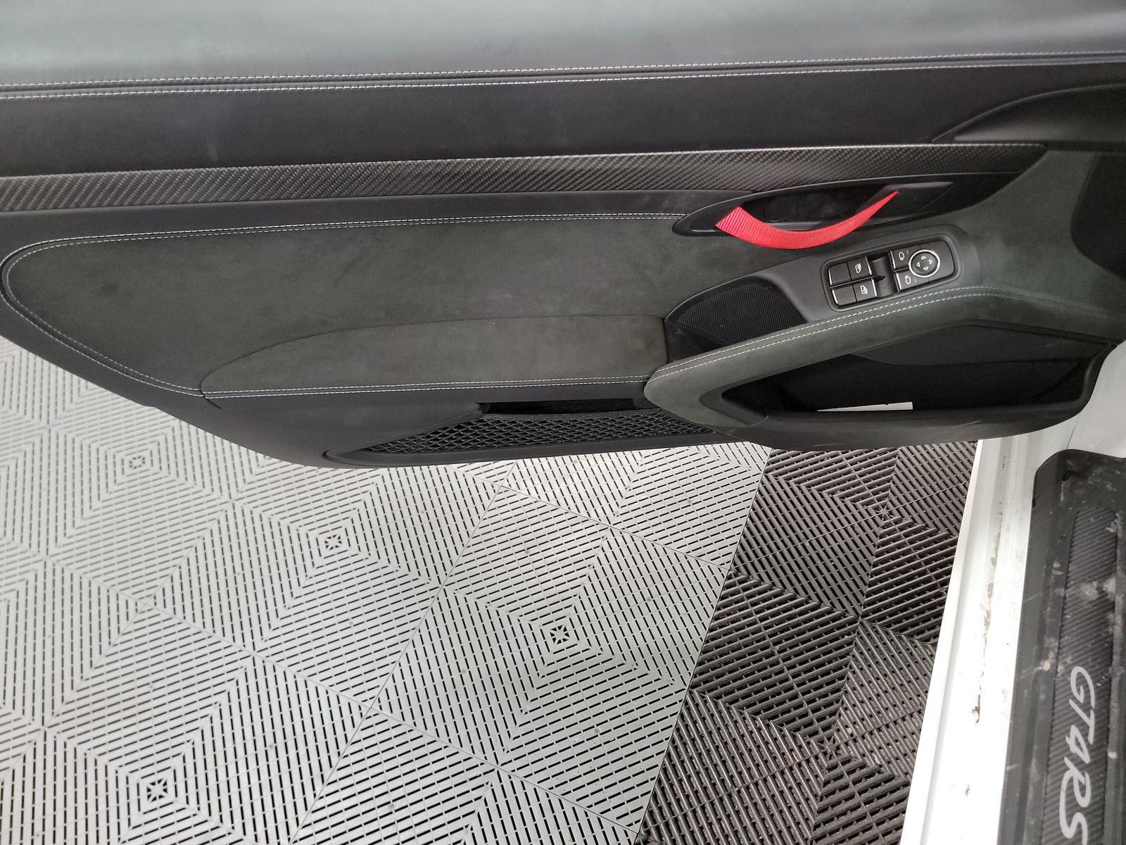 2024 Porsche 718 Cayman GT4 RS RWD
